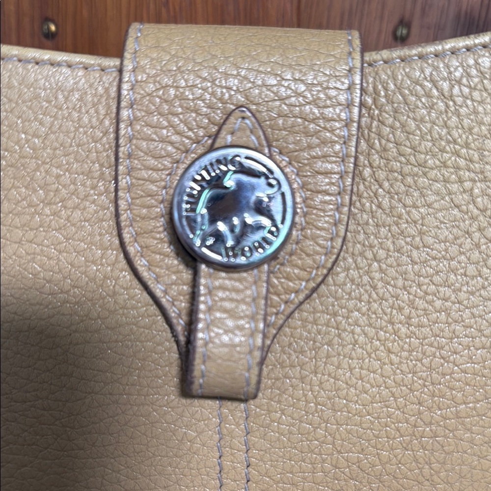 Hunting World Tan Leather Shoulder Bag - Picture 2 of 12